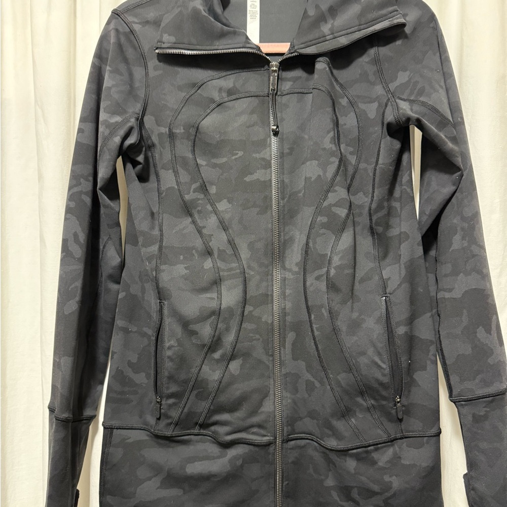 Lululemon stride jacket black camo size 8